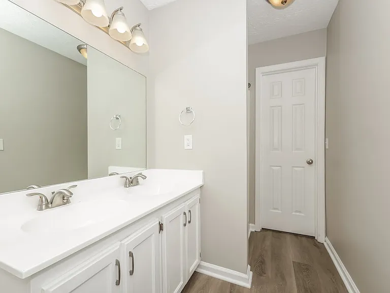 312 Pine Ridge Ln — Photo 12