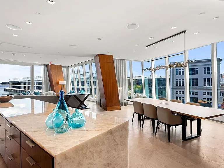 150 Seaport Blvd #C — Photo 24