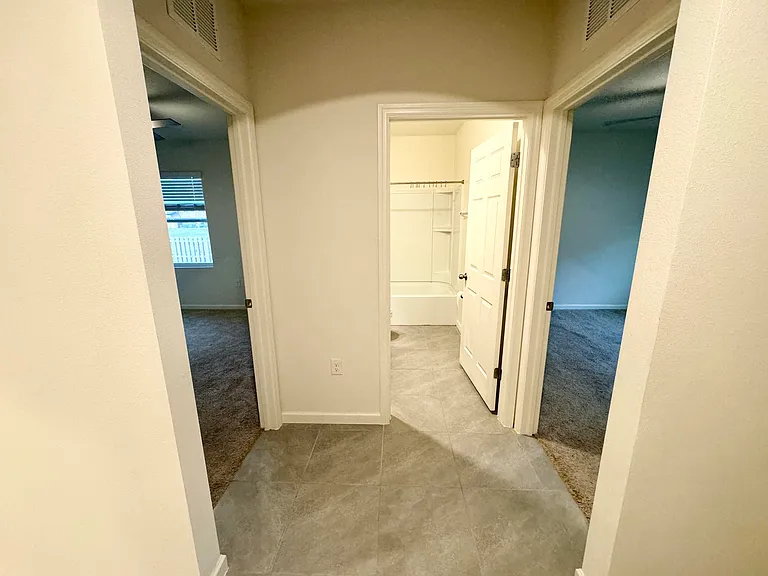1697 Waldo St SE — Photo 11