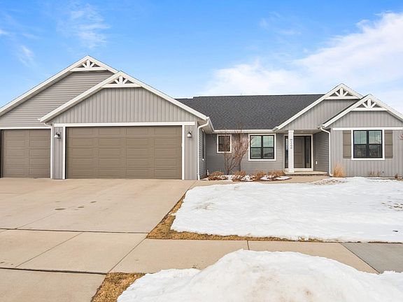 2nd image of W5598 Hoelzel Way