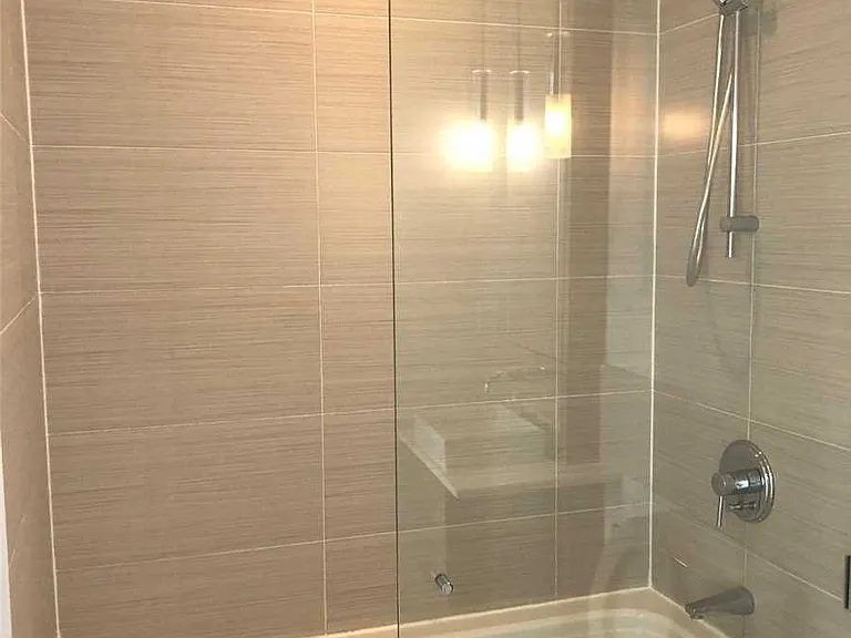 8 Charlotte St #2507 — Photo 16