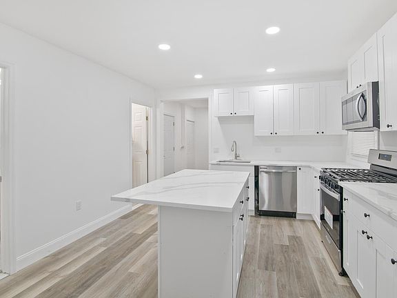 4th image of 280 Forrest St #1