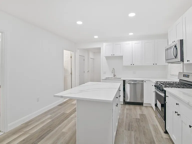 280 Forrest St #1 — Photo 4