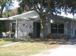 801 N Liveoak St, Rockport, TX 78382