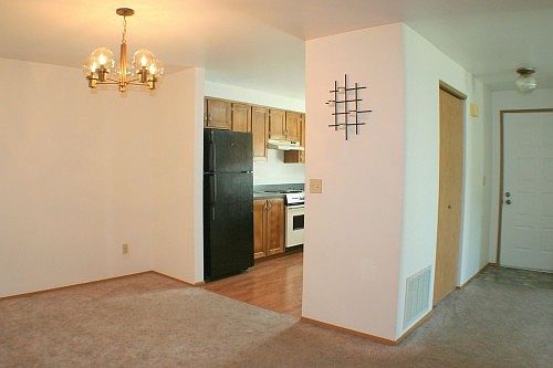 3rd image of 3020 M Dr NE