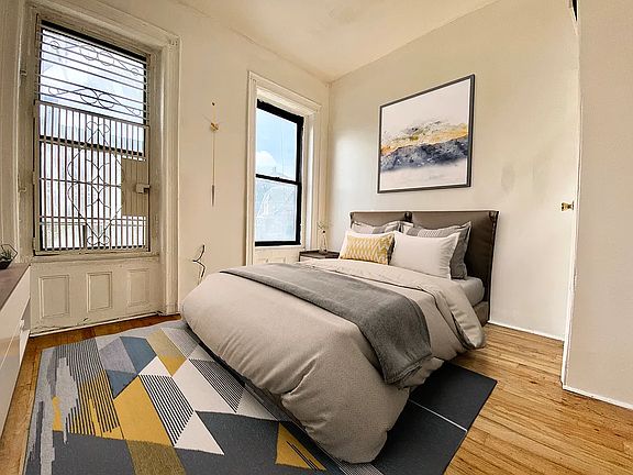3rd image of 932 Amsterdam Ave #5E