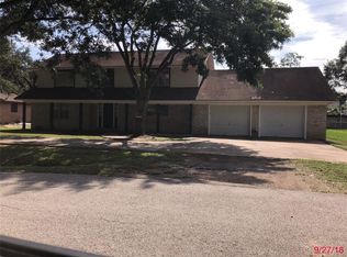 1437 Kathy Ave, Sealy, TX 77474
