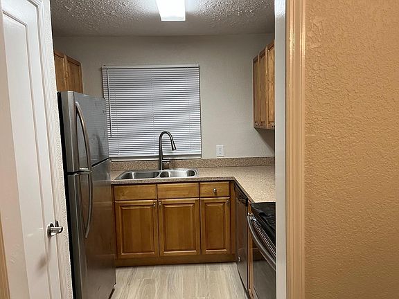 4th image of 2525 Cedar Cypress Ct