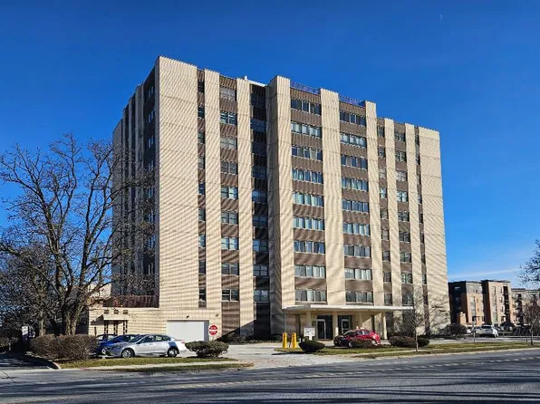 141 N La Grange Rd APT 206, La Grange, IL 60525