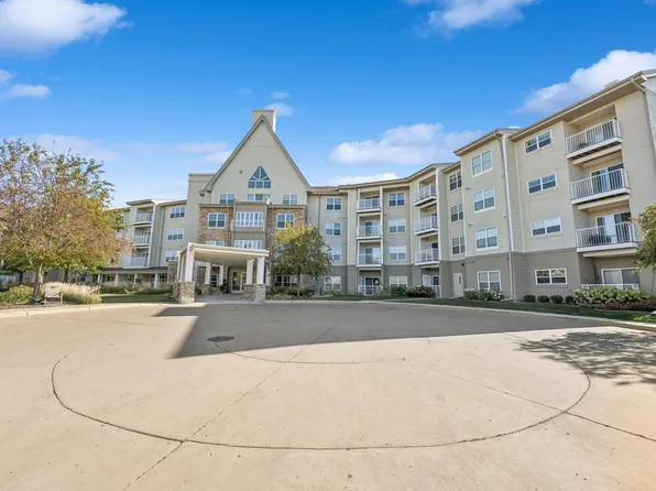 5650 Boone Ave N APT 419, New Hope, MN 55428