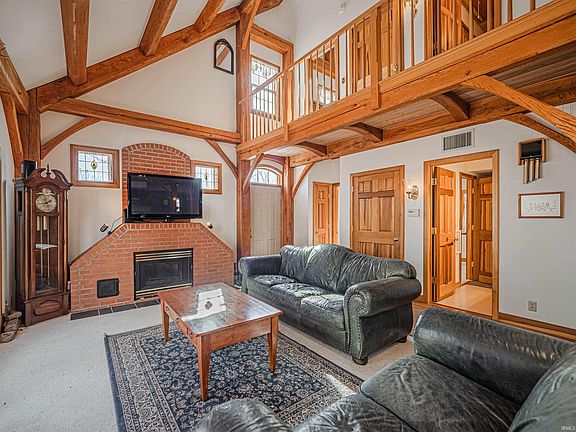 4th image of 330 Tavern St