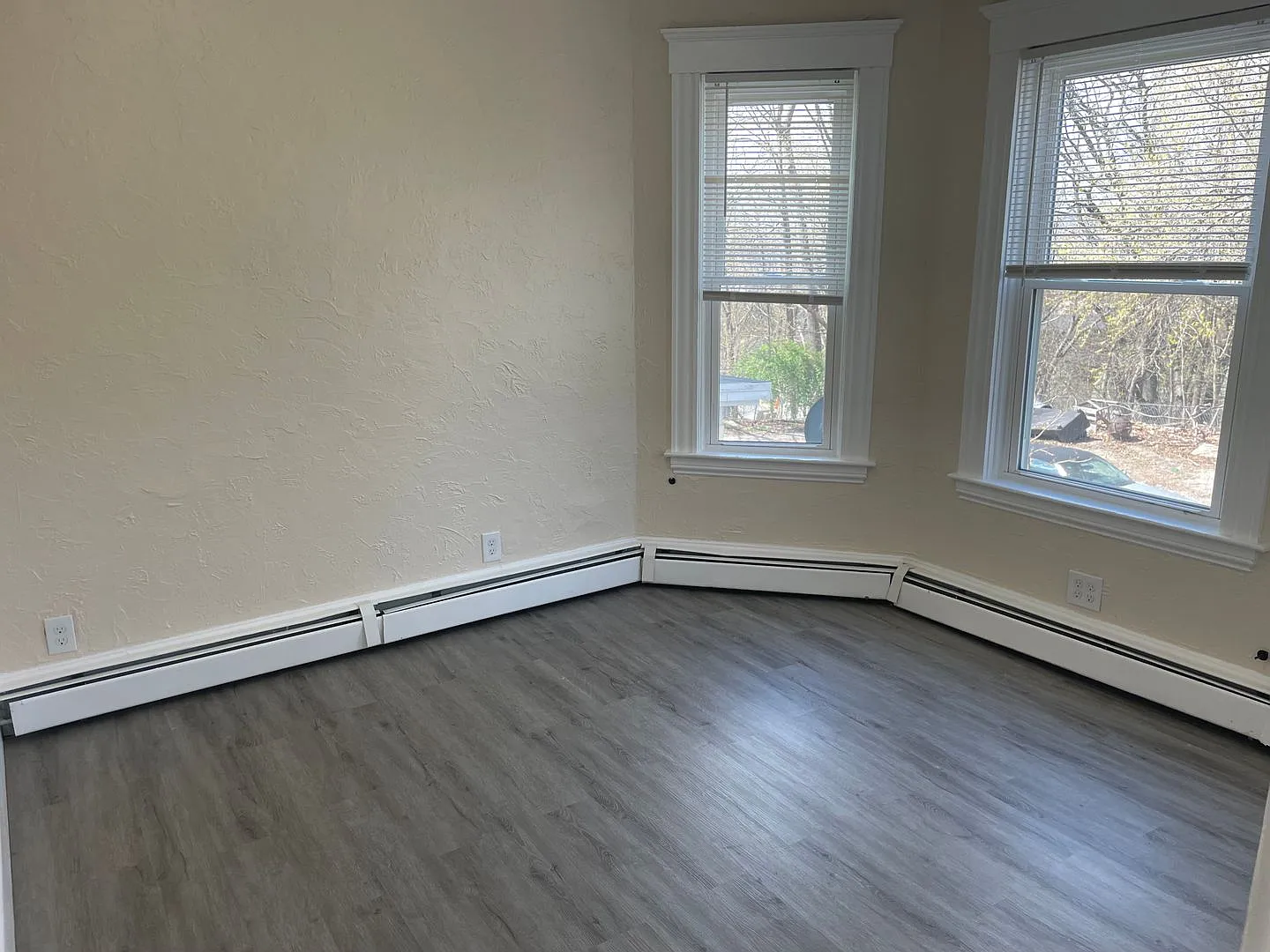 242-246 Burnside Avenue — Photo 3