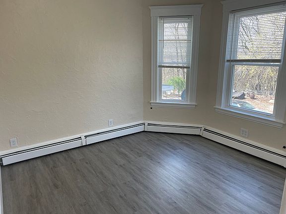 3rd image of 242 Burnside Ave #246