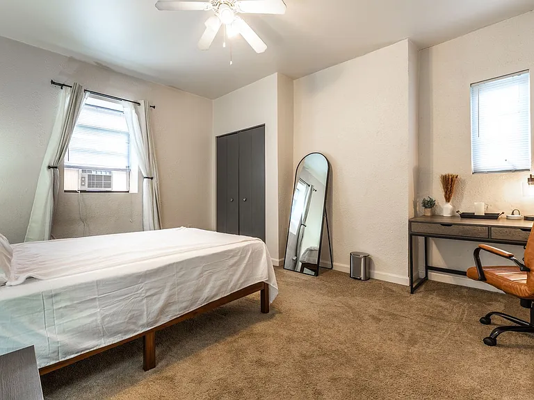 2322 E Carson St — Photo 9