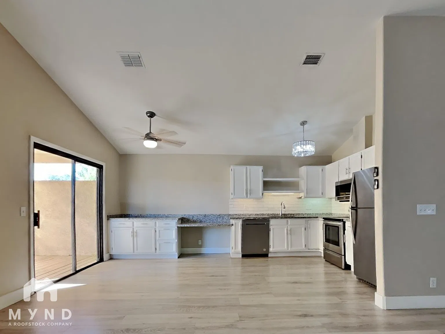 4 bed, 2.0 bath, 2040 sqft, $2,465 — Photo 4