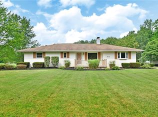 1923 Braceville Robinson Rd, Southington, OH 44470