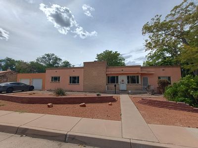435 Amherst Dr NE, Albuquerque, NM, 87106
