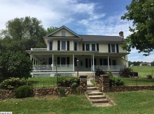 20 Tilt Hammer Cir, Staunton, VA 24401