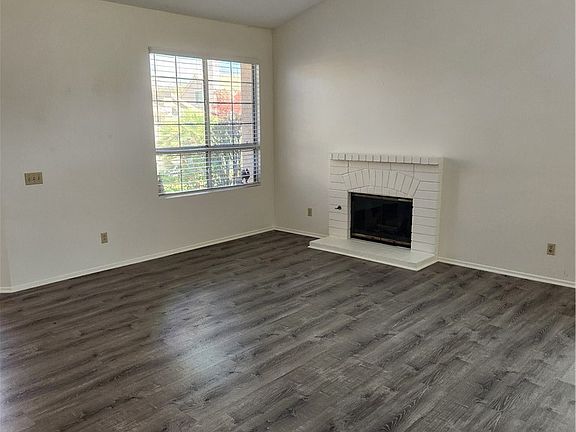 4th image of 781 Torrey Pines Rd