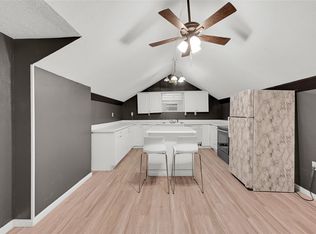 310 N Rockisland St #4, Angleton, TX 77515