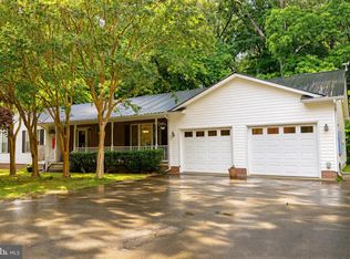 17347 Whitaker Ct, Saint Inigoes, MD 20684