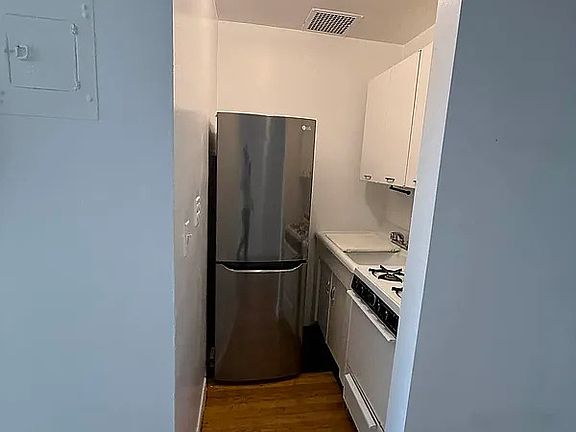 2nd image of 1616 York Ave APT 19