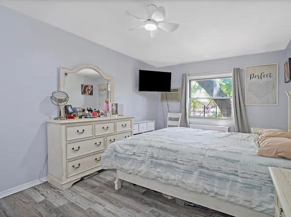 1001 Shore Parkway image 12 of 19