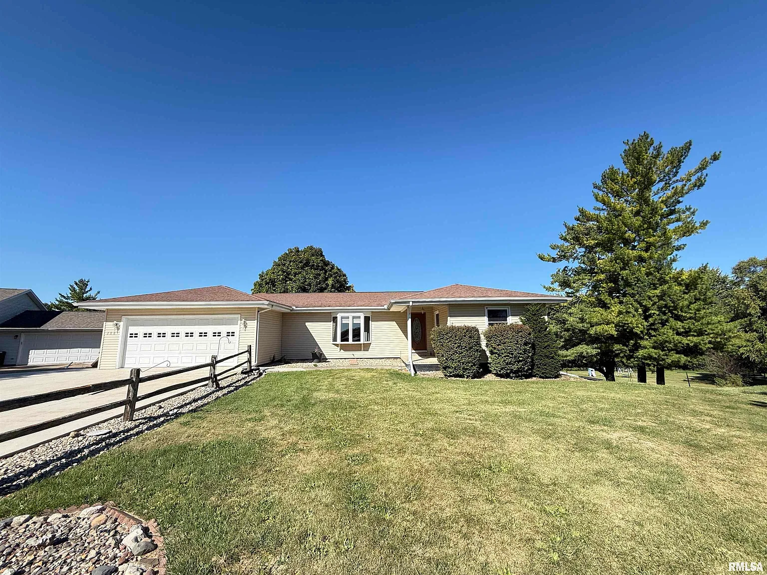 206 Pine Cir photo 1