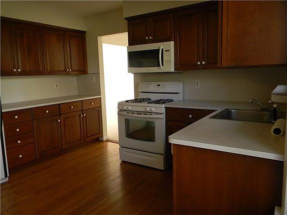 Good Storage and Counter Space