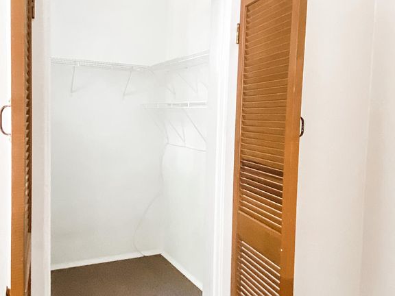 4th image of 221 W 41st St #A