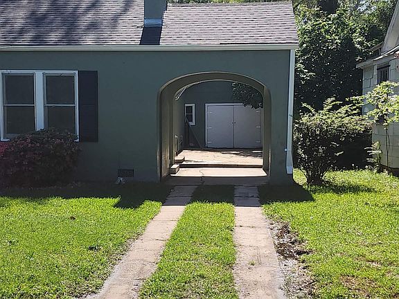 3rd image of 204 S College Ave