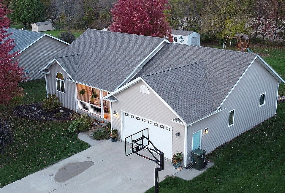1st image of 415 Fairview Dr