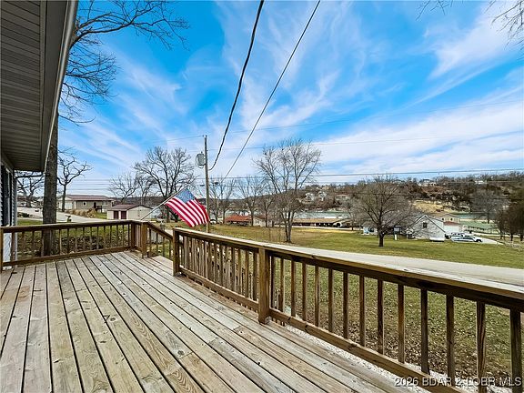 3rd image of 160 Bridgeview Rd