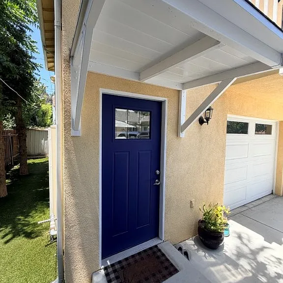 4545 Vesper Ave — Photo 2