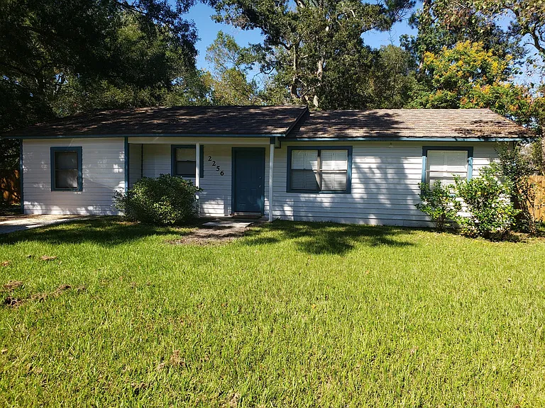 NW 36th Ave — Photo 7