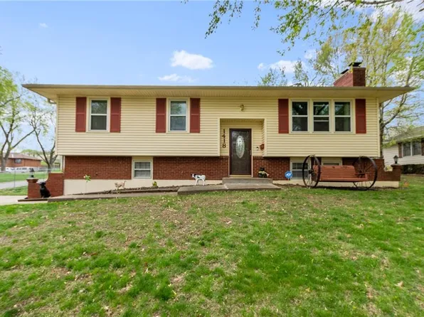 1418 S 50th Dr, Kansas City, KS 66106