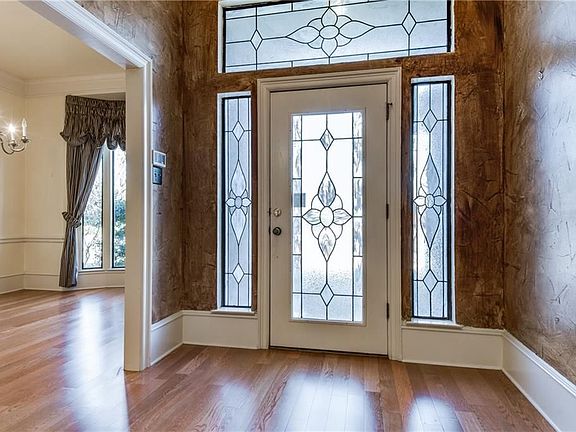 3rd image of 1532 Old Orchard Dr