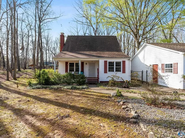 16715 Sandy Ln, Athens, AL 35613