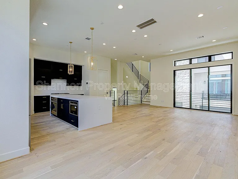 1803 Dunlavy St — Photo 12