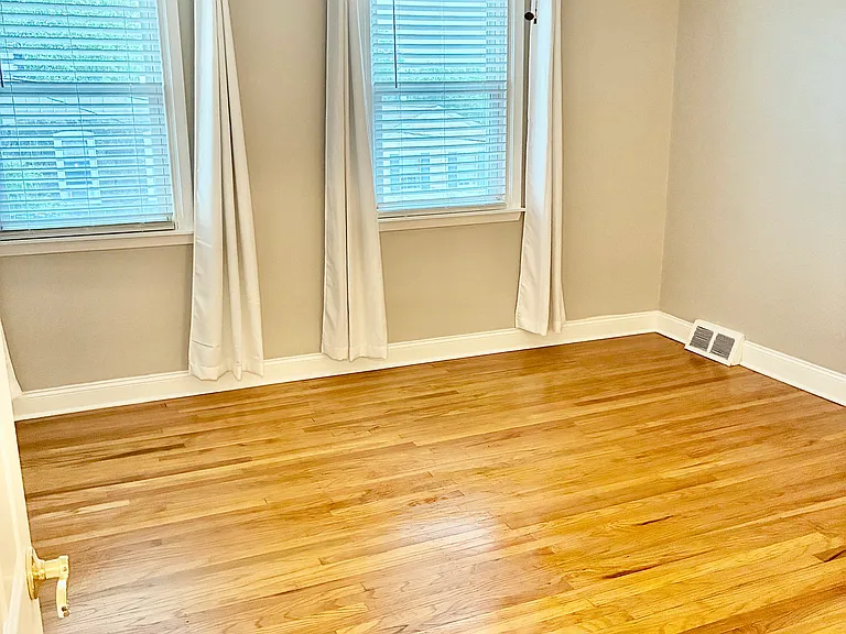 3451 Ainslie St — Photo 8