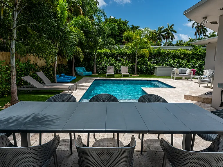 7611 Coquina Dr — Photo 17