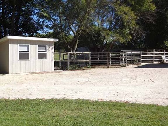 Tack Room & Fencing