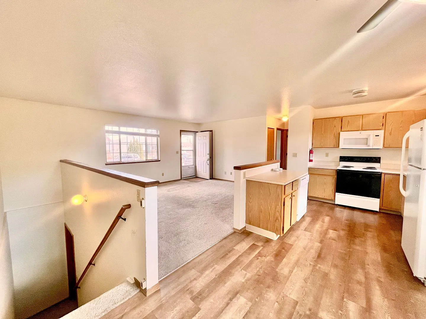 Great 3 bedroom 2 bath Ranch home with full finished basement, 1 car garage & large fenced backya... — Photo 4