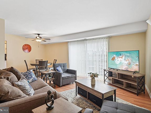 5th image of 3310 S 28th St APT 403