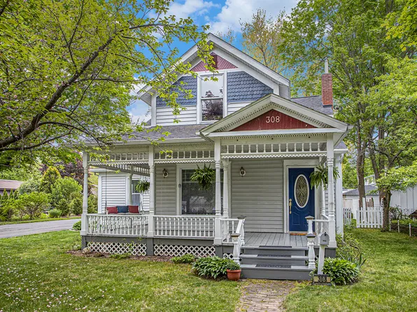 308 E Chart St, Plainwell, MI 49080
