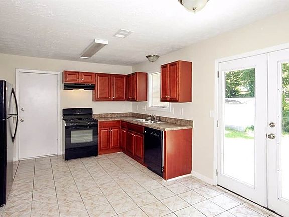 5th image of 1612 Black Hickory Pl