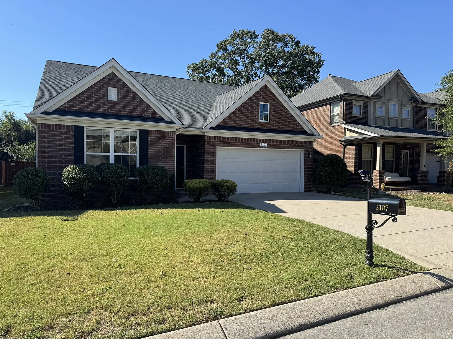 3 bed, 2.0 bath, 2141 sqft, $2,900 — Photo 2