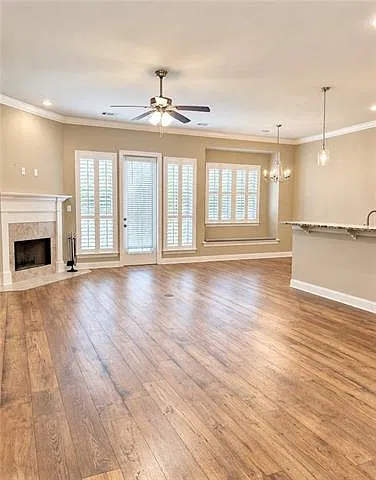 3 bed, 2.0 bath, 1570 sqft, $2,200 — Photo 4