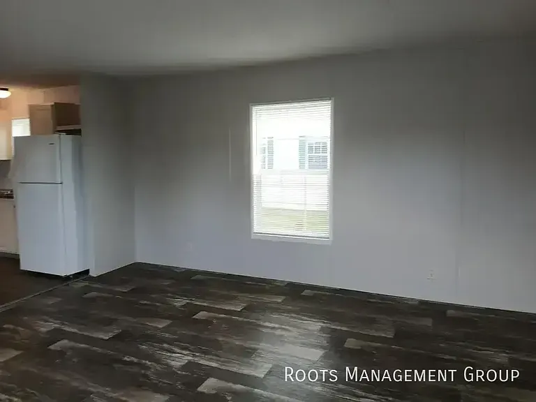 48 Oak St #48 — Photo 5