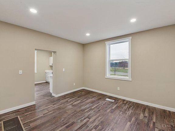 5th image of 6721 Hillside Ave